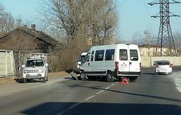 Трех человек увезли в больницу после ДТП с маршруткой