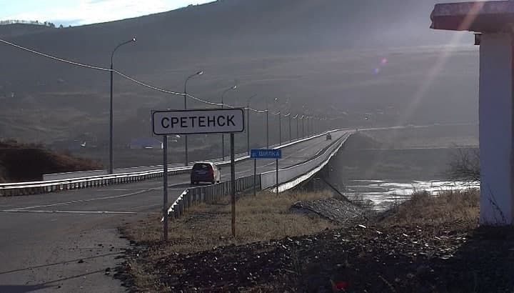 Водитель в Сретенске сбил студентов, шедших по тротуару