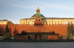 Бутылку с зажигательной смесью бросил читинец в Мавзолей Ленина в Москве