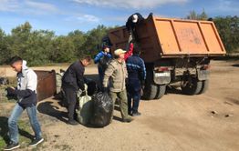 Активисты и неравнодушные жители Читы убираются на Кеноне