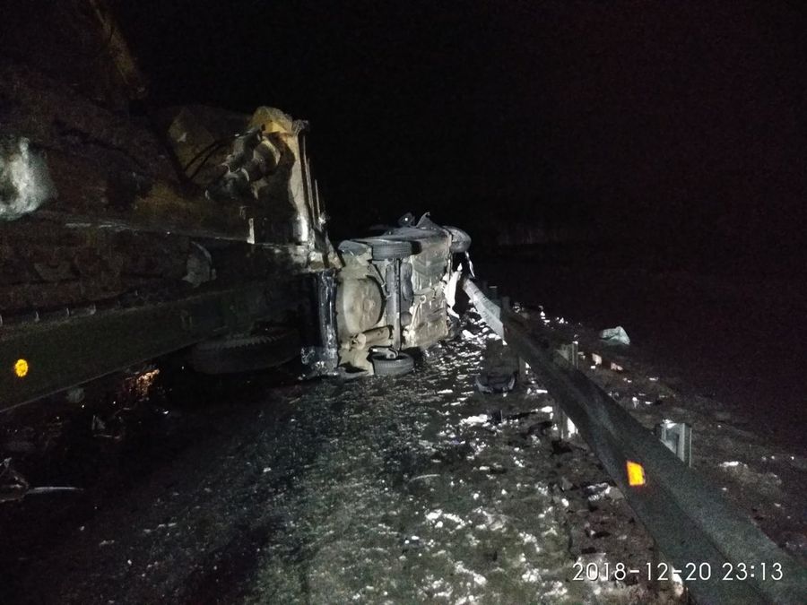 Один пассажир погиб, трое пострадали при лобовом столкновении на трассе 