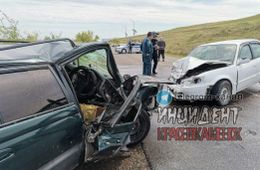 Двух детей и двух взрослых госпитализировали после ДТП в Краснокаменске. Один ребенок в реанимации