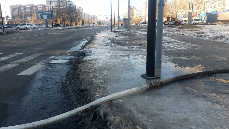 В одном из районов Читы ввели режим ЧС из-за прорыва трубы
