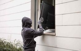 Забайкалец залез в окно и украл телевизор