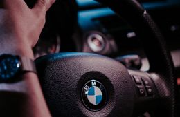 Читинец обменял BMW своей знакомой на другую машину и продал