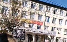 Студентов Горного колледжа в Чите эвакуировали из-за сообщения о взрывном устройстве