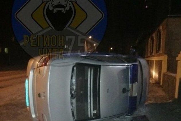 Пьяные хулиганы перевернули машину Росгвардии на Черновских
