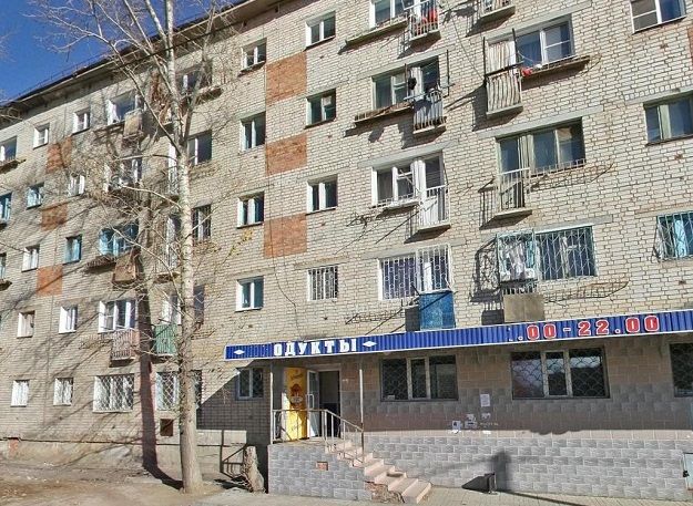 Пьяный мужчина выпал из окна на КСК