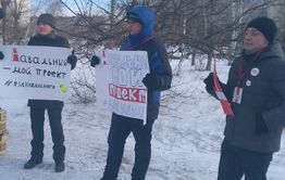 Навальный по всей России собрал на митинги менее пяти тысяч человек