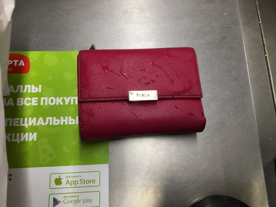 51-летняя читинка похитила забытый на кассе магазина кошелек