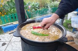 Картошку надо копать с душой. Или с пловом. Ч...