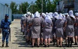 Кафе, конфликт, кафельный пол: сестра толкнула сестру и случайно ее убила