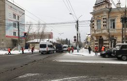 ​Около двух десятков единиц спецтехники вышли на улицы Читы из-за снега