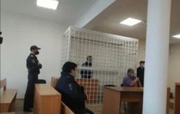 Две дочки-дошкольницы были в машине с отцом в момент наезда на студентов на вокзале в Чите — источник