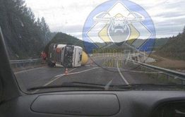 Битумовоз перевернулся в Карымском районе 