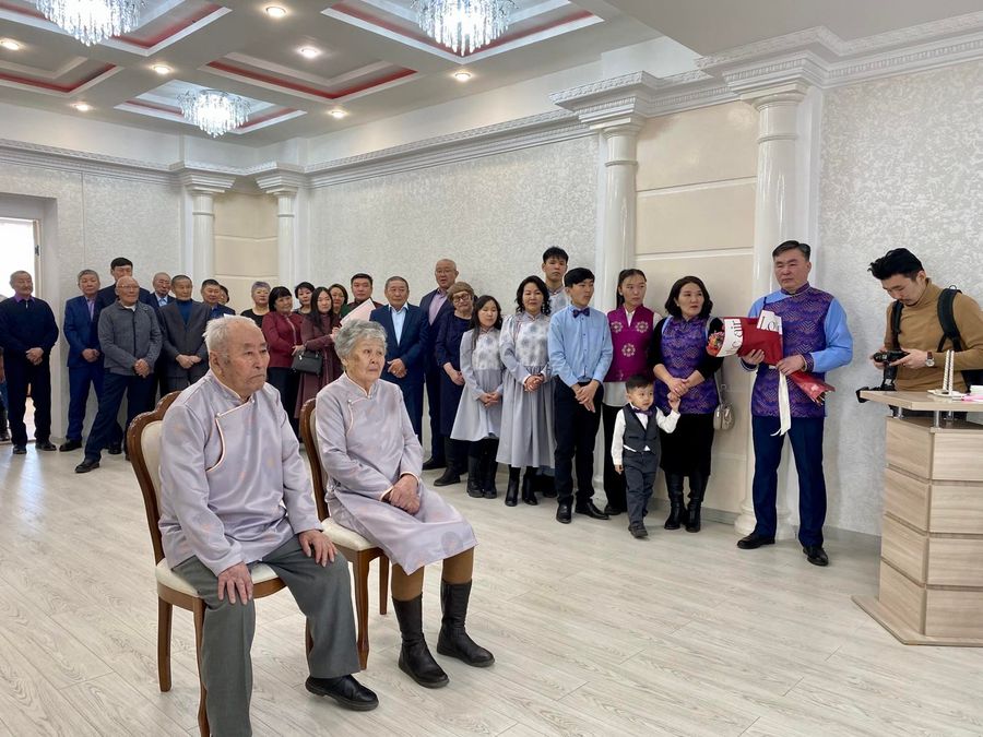 Бриллиантовую свадьбу отметили супруги из Агинского