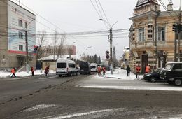 ​Около двух десятков единиц спецтехники вышли на улицы Читы из-за снега