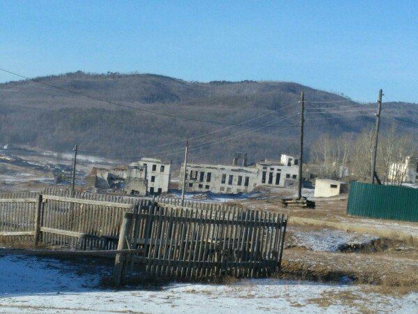 Двое юношей в Забайкалье избили полицейского и подожгли его машину