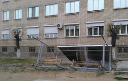 В Чите штормовой ветер сорвал остановку