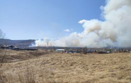 Пожар на Молоковке. Под угрозой два дачных кооператива.