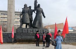 Коммунисты на митинге 7 ноября потребовали отставки Путина и правительства