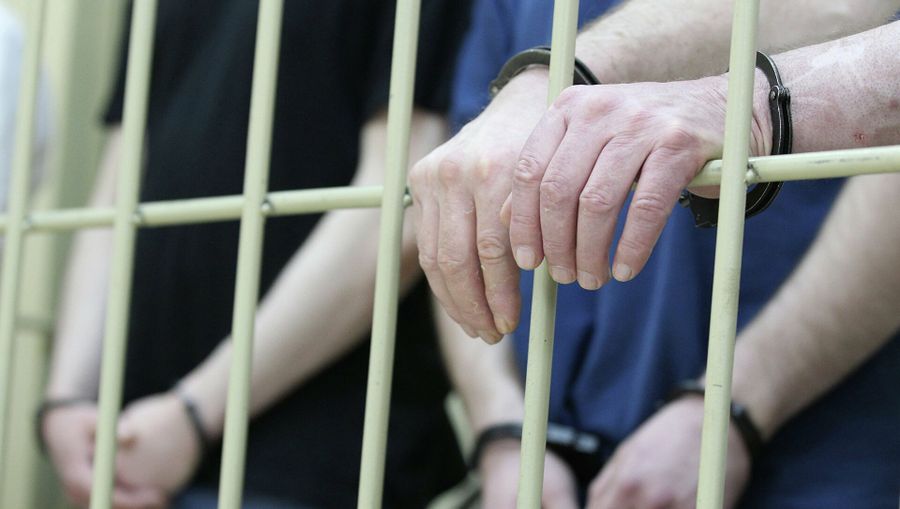 Водителя, сбившего студентов на вокзале в Чите, взяли под стражу