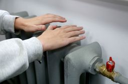 Жители поселка Кличка замерзают в собственных квартирах