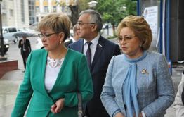 Матвиенко заявила, что лесной отраслью рулят преступники и предложила запретить вывоз леса за границу