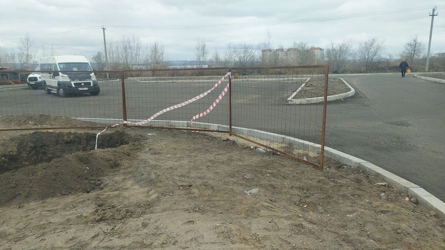 Неизвестные украли ограждения на улице Народной в Чите