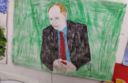Дети Донбасса рисуют котиков, Путина и даже М...