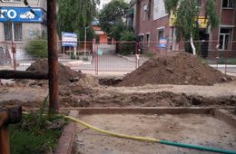 Читинка пожаловалась на отсутствие пешеходной зоны на месте ремонта теплосетей