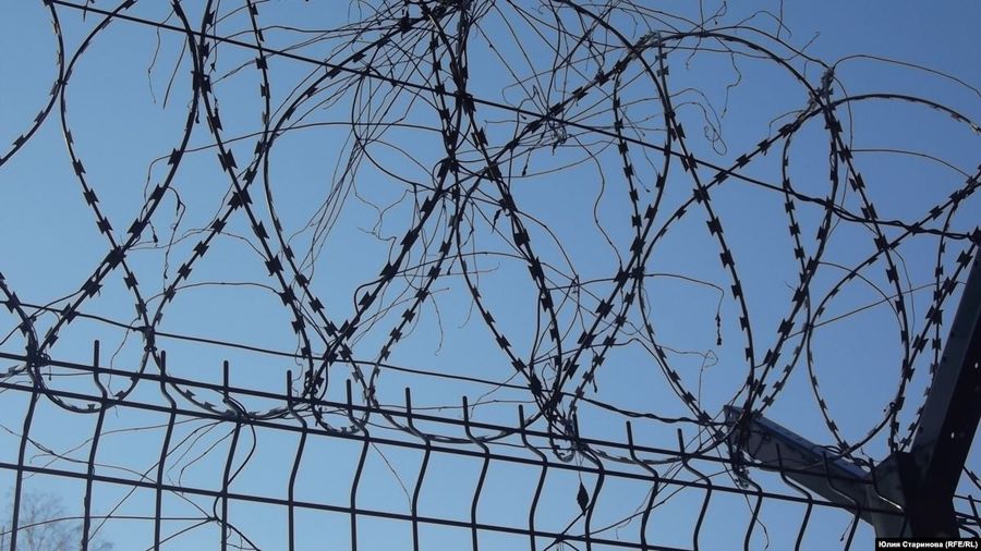 Справочно: для зэков и их родственников