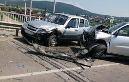 Под Читой образовалась пробка из-за аварии с тремя машинами