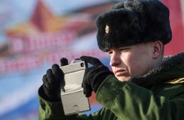Военнослужащих будут увольнять за смартфоны