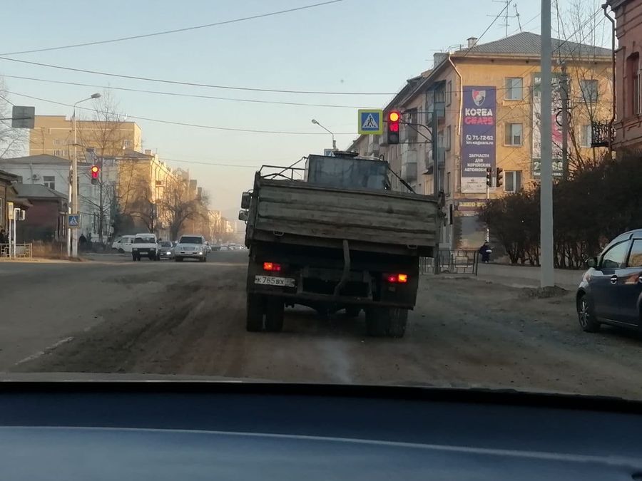 Мэрия Читы борется с пылью на дорогах города