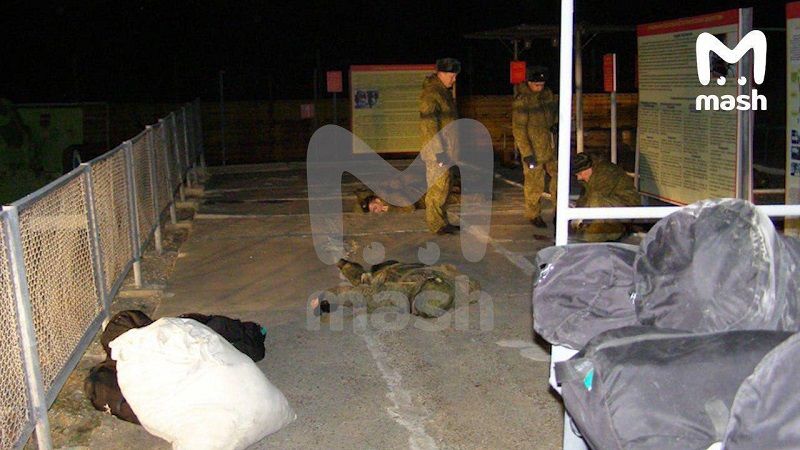 ​Одного из выживших во время расстрела в Горном перевезли в Читу, с трупами работают следователи