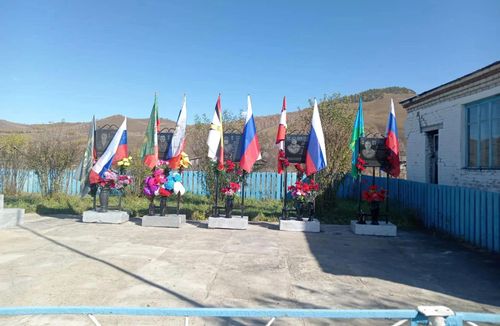 Память, высеченная в граните над Куренгой