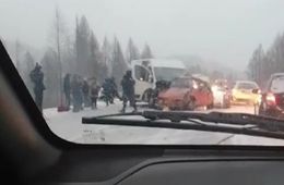 Три автомобиля столкнулись на трассе Чита – Хабаровск. Один человек погиб