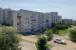 «Ну тогда полетаем». Читинка выбросилась из окна пятиэтажки.