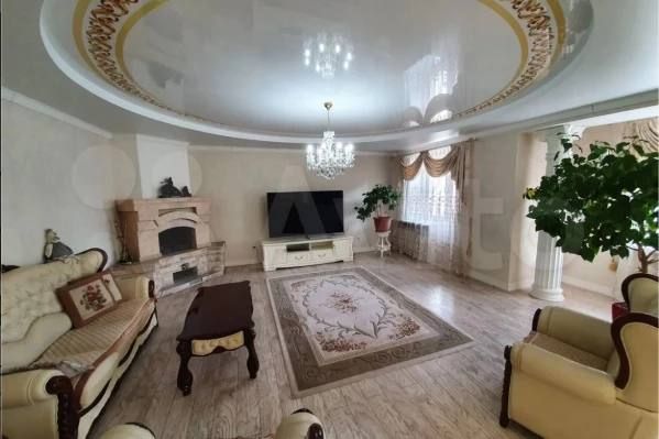 Левочкины распродают былую роскошь
