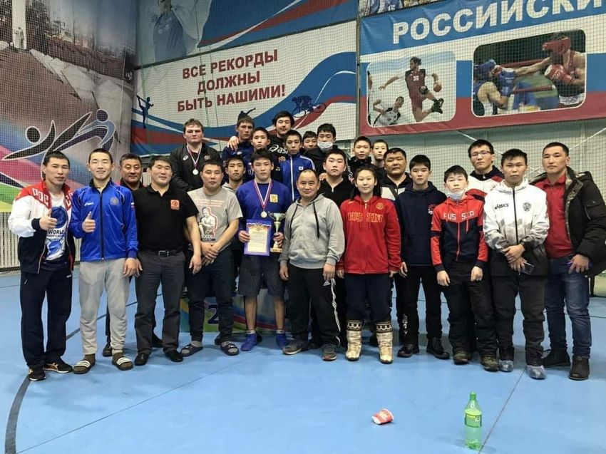Восемь медалей завоевали борцы Забайкалья в Благовещенске