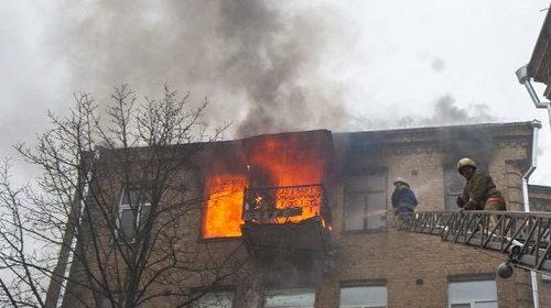 Затопленные после тушения пожара соседи не могут получить компенсацию за ремонт