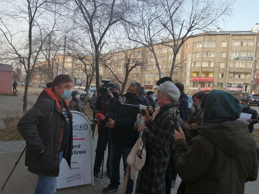 Сотрудники олигархического телеканала обиделись на «жопу»