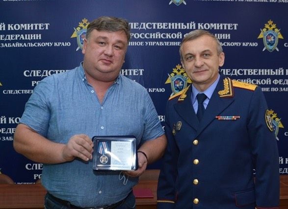 Водителя «скорой», спасшего женщину от изнасилования в Чите, наградили медалью