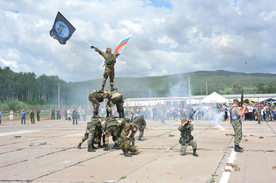 Каждый мужчина должен защищать родину
